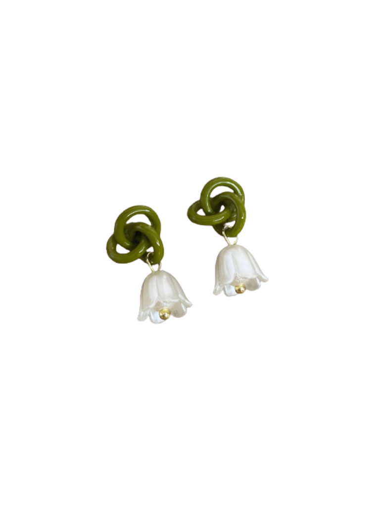 White Bell Flower w/Knotted Vine Stud Earrings