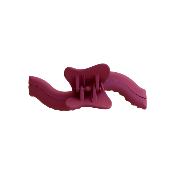 Kaxi Wavy Midi Hold Everything Claw