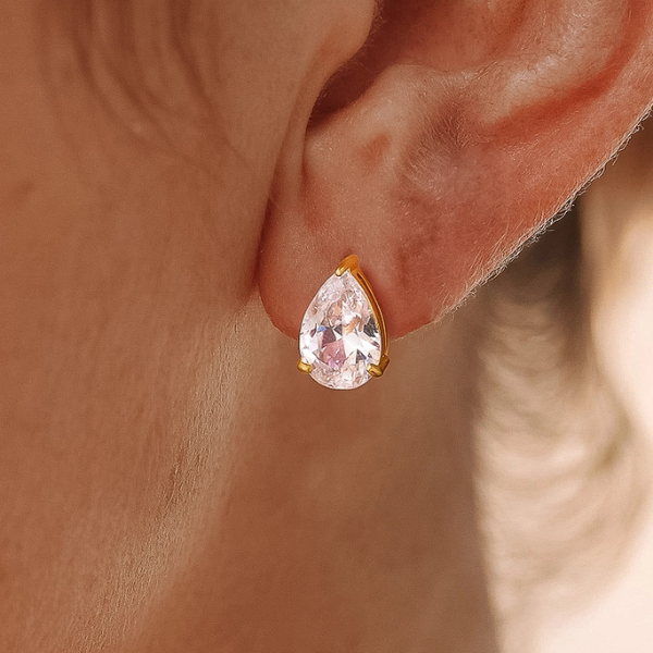 Avenn 18k Gold CZ Teardrop Flat Back Stud Earrings