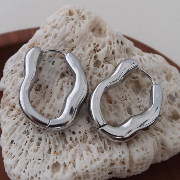 Darcy Non-Tarnish Wavy Oval Hoop Earrings
